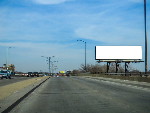 Pulaski Rd ES 755ft S/O 71st St F/S - 2