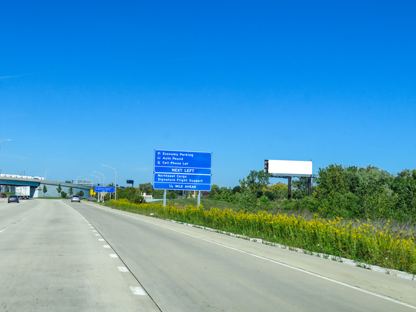 Mannheim Rd ES 0.5mi N/O O'Hare Xwy F/S - 2