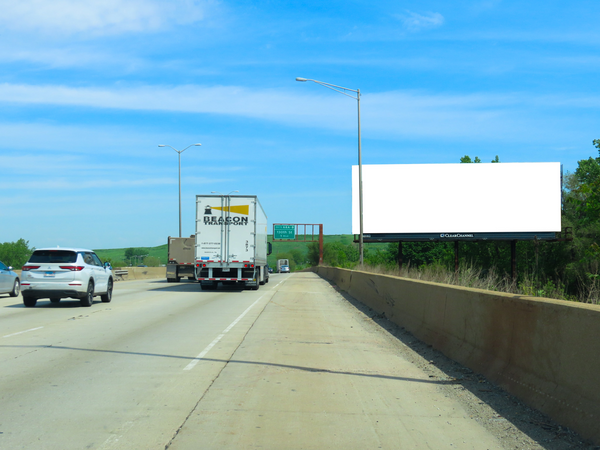 I-94 Bishop Ford Xwy ES 0.7mi N/O Dolton Av F/S - 2