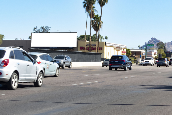 Camelback Rd NS 20ft W/O 18th St F/W - 1