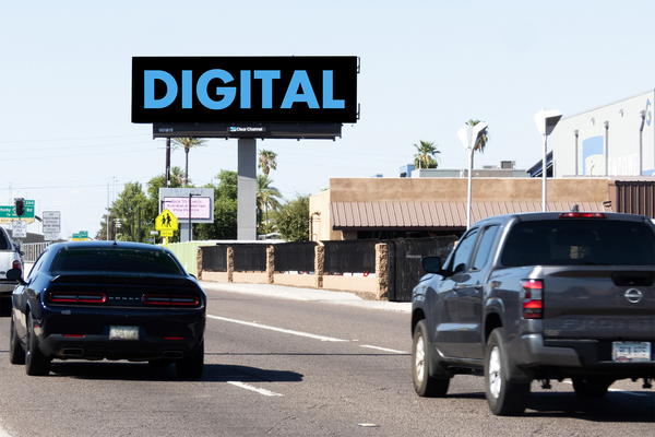 I-17 ES 1000ft N/O Camelback Rd F/S - 2