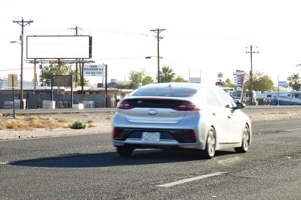 Apache Trail SS 20ft E/O 80th St F/E - 1