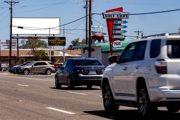 Apache Trail SS 20ft E/O 80th St F/W - 2