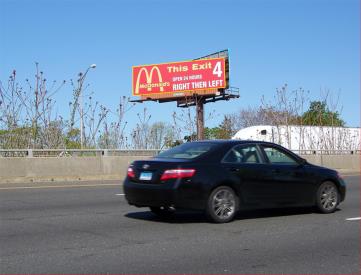 RT 8/25 N/B @770 NORTH AVE FS BRIDGEPORT