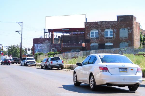 Erie Av SS 30ft W/O 2nd St F/W - 1