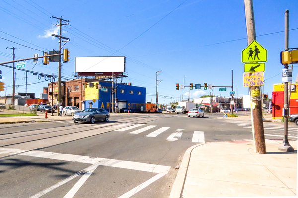 Erie Av SS 30ft W/O 2nd St F/E - 1