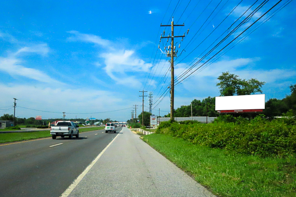 US 13 Dupont Pkwy WS 1mi N/O SR 1 F/N - 1