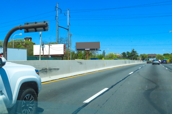 Roosevelt Xwy WS 500ft N/O Fox St F/S - 1