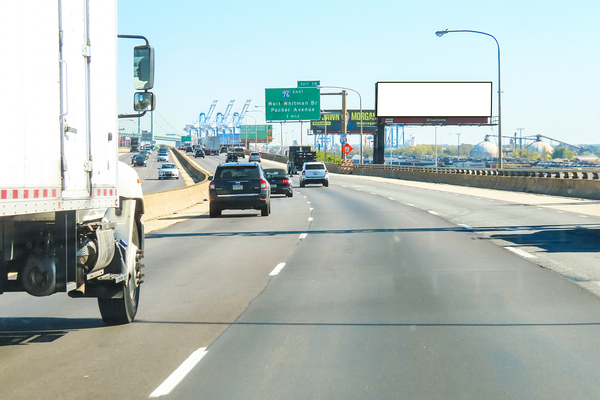 I-95 ES 600ft E/O Broad St F/S - 2