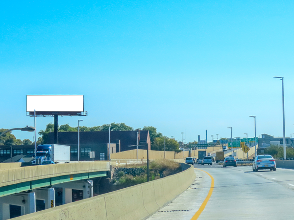 I-76 Schuylkill Xwy NS 40ft S/O Moyamensing Av F/W - 2