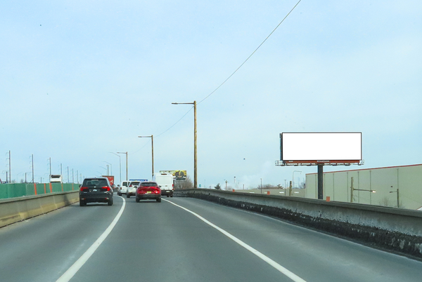 I-95 ES 2000ft N/O Bridge St F/S - 2