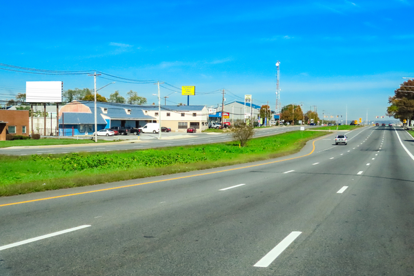 US 13 Dupont Pkwy WS 0.4mi N/O I 295 F/S - 2