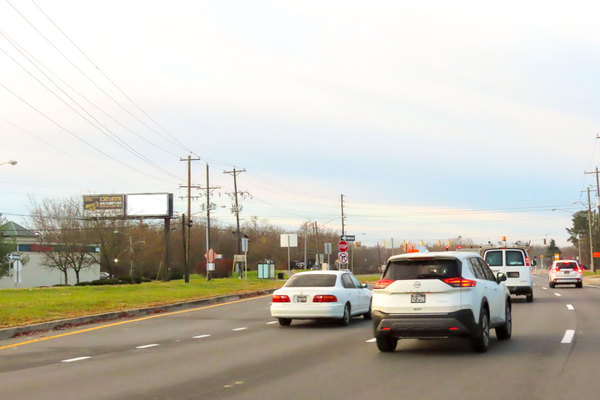Rt. 4/7 Newport Christiana Rd SS 100ft E/O St. James Church Road F/E - 4