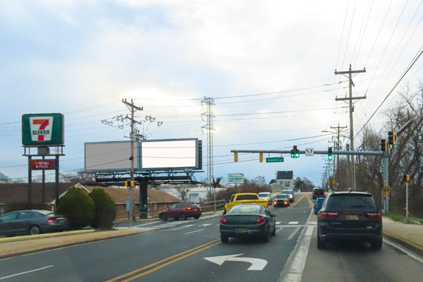 SR 48 Lancaster Av NS 25ft E/O Greenhill Av F/W - 4