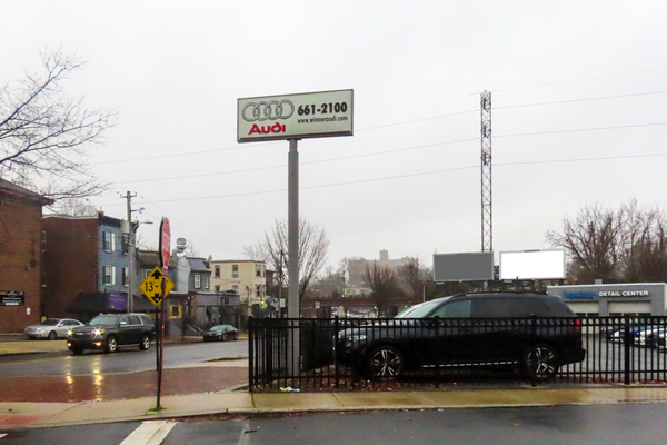 Delaware Av SS 175ft W/O Dupont St F/W - 2