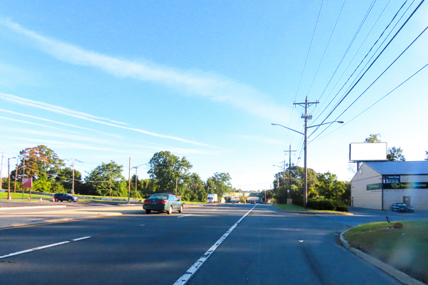 US 13 Dupont Pkwy ES 0.3mi S/O US 40 F/S - 1