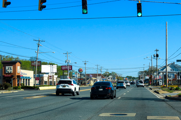 US 202 Concord Pk WS 100ft N/O McDaniel Av F/S - 2