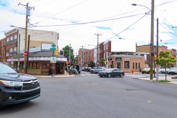 Passyunk Av SS 20ft S/O Reed St F/W - 1