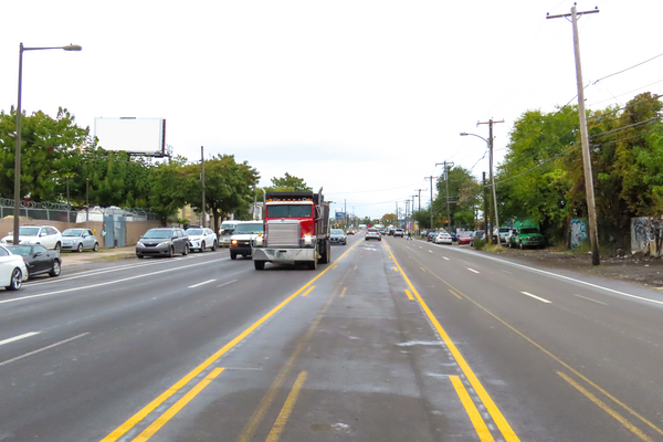 Passyunk Av SS 0.3mi W/O 61st St F/E - 1