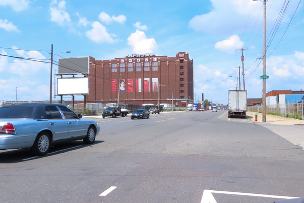 Oregon Av SS 0.1mi W/O Delaware Av F/E - 2