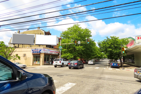 Walnut St SS 25ft W/O 43rd St F/E - 2