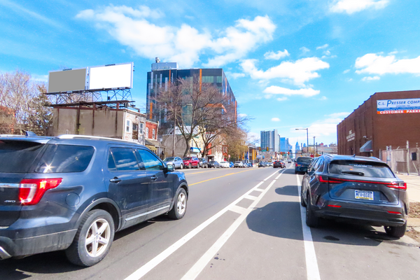 Market St NS 25ft W/O 42nd St F/W - 2