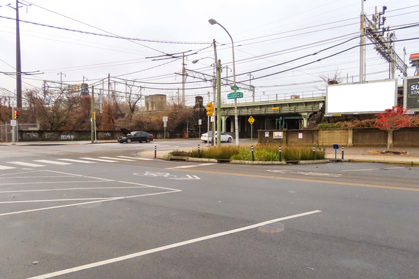 Wayne Av NS 25ft N/O Windrim Av F/E - 1