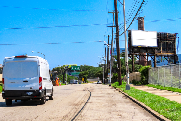 US 1 Roosevelt Xwy ES 50ft N/O Fox St F/S - 1