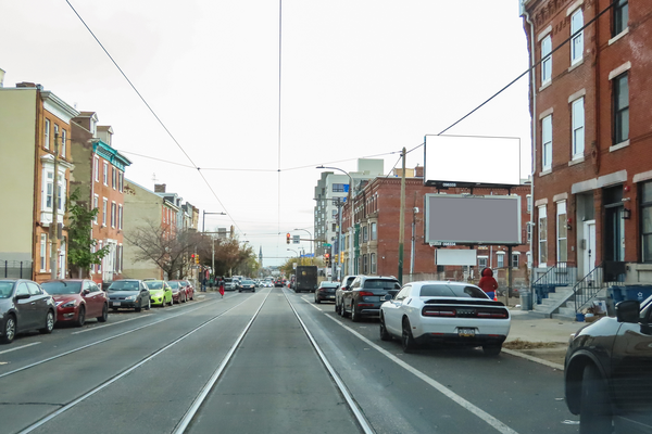 Girard Av SS 25ft W/O 15th St F/W - 1