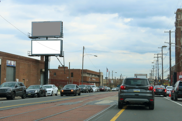 Erie Av NS 25ft W/O F St F/W - 2