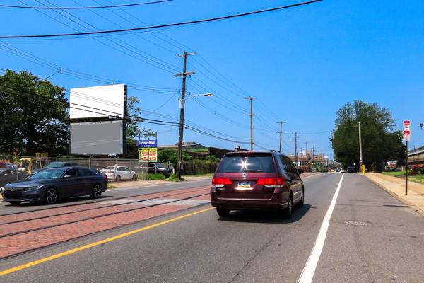 Erie Av SS 25ft E/O D St F/E - 1