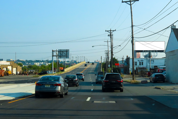 US 13 B ES 0.3mi N/O S Heald St F/S - 1