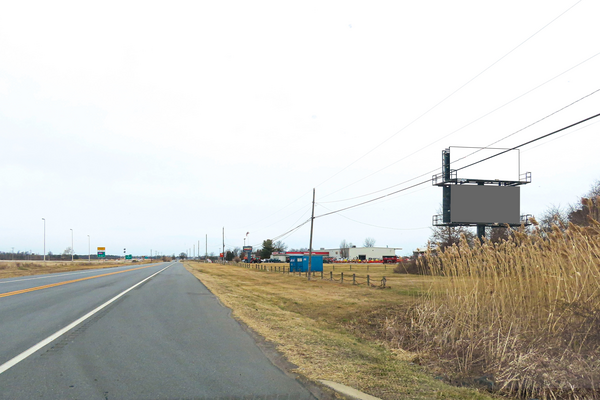 US 301 ES 3mi S/O SR 299 F/S - 2