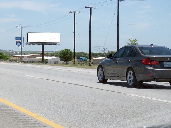 I-10 E SS 0.5mi E/O Loop 1604 F/W - 2