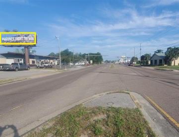 S/S Racetrack Rd @ Skipper Ave F/E