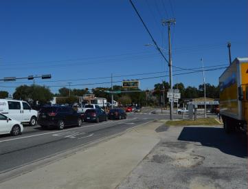 E/S Beal Pkwy @ Oak St F/S