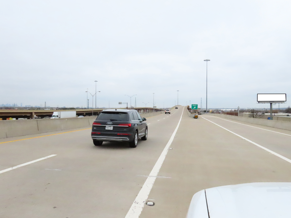 TEXpress @ Stemmons Fwy (I-35E) WS 0.5mi N/O Walnut Hill F/N - 2