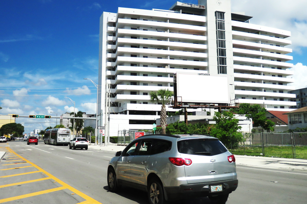 W Flagler St NS 100ft E/O NW 6th Av F/E - 2