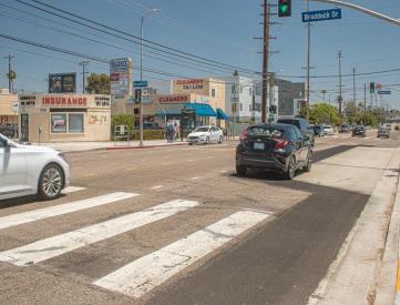 CENTINELA AVE EL 17F S OF BRADDOCK NF