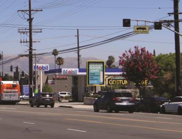 FALLBROOK AV EL 100' S/O VICTORY BL SF