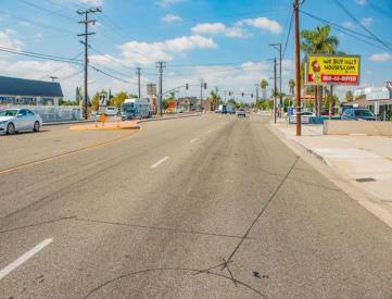 LINCOLN AVE NL 212F E OF GLASSELL ST EF