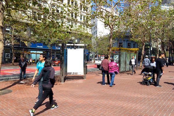 Market St SS 223ft E/O 4th st F/SW - 3