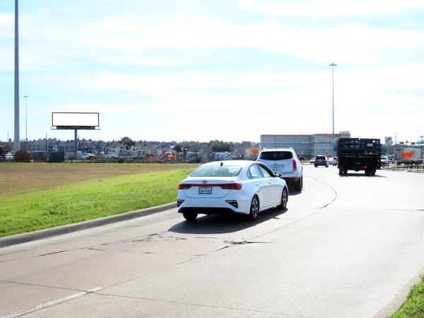 Skillman ES 200ft N/O LBJ Fwy (I-635) F/N - 1