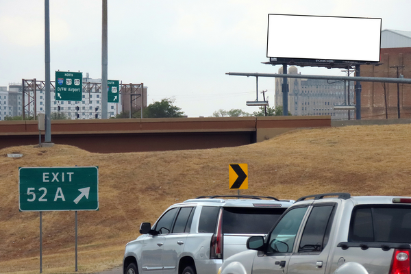 North Fwy (I-35W) WS 50ft N/O 9th St F/N - 2