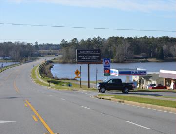 SR 243 179 ft S/O LAKESHORE DR N WS