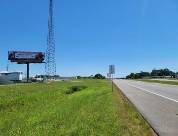 HWY 75 NL 4.5 MI E/O HWY 431 FW