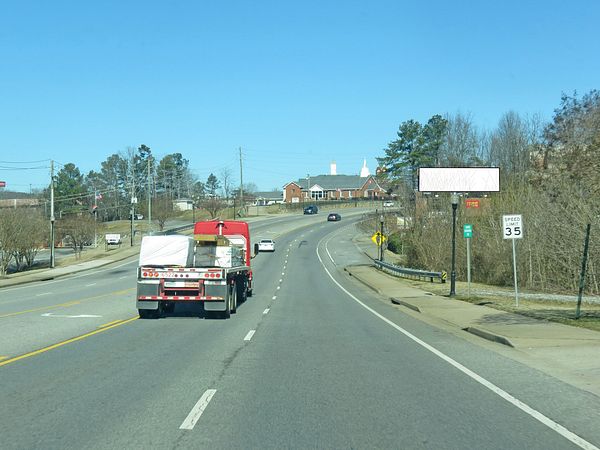 Veterans Memorial Blvd. ES 0.25mi S/O Hwy. 20 F/S - 2