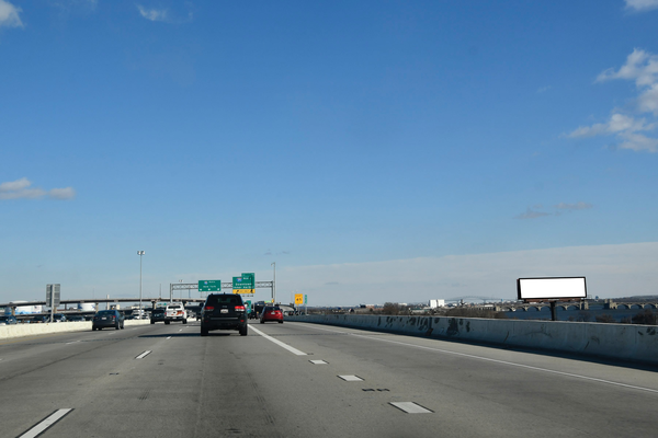 I 95 ES 50ft S/O Annapolis Rd F/S - S