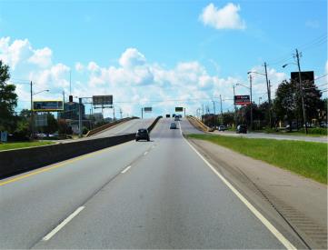S MEM PKWY EL .4 MI S/O DRAKE FN