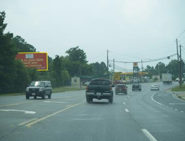 E/S 411 S/O COLONIAL HILLS DR N/F LHR